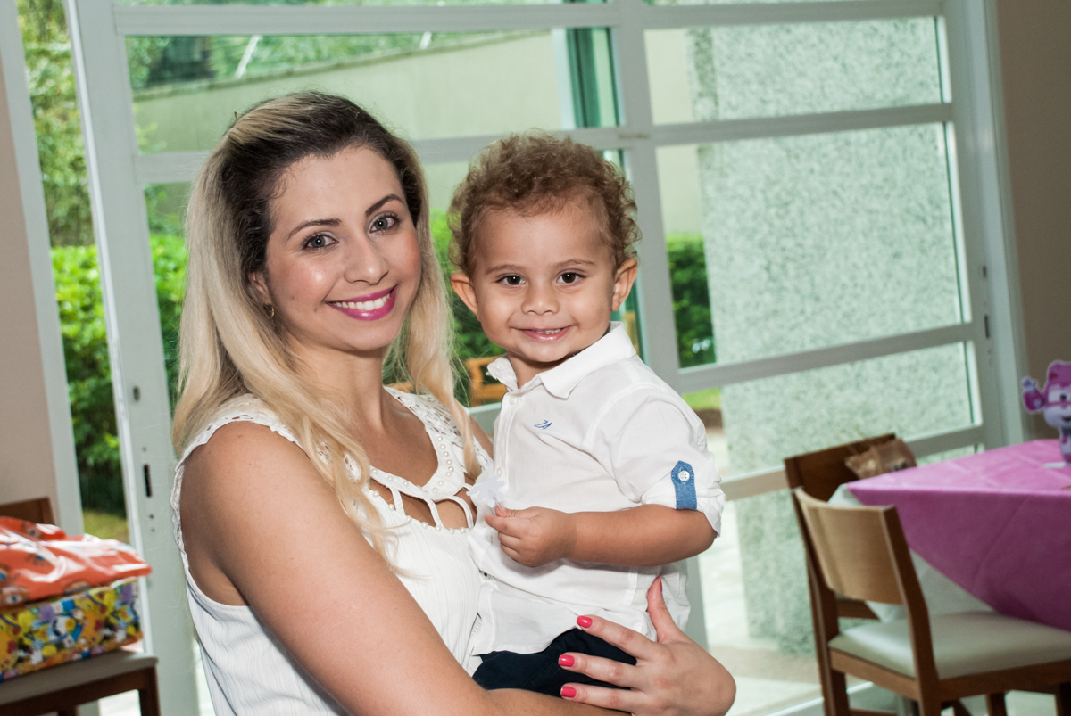 foto mãe e filho no Condominio, Morumbi, São Paulo, tema da festa super wings