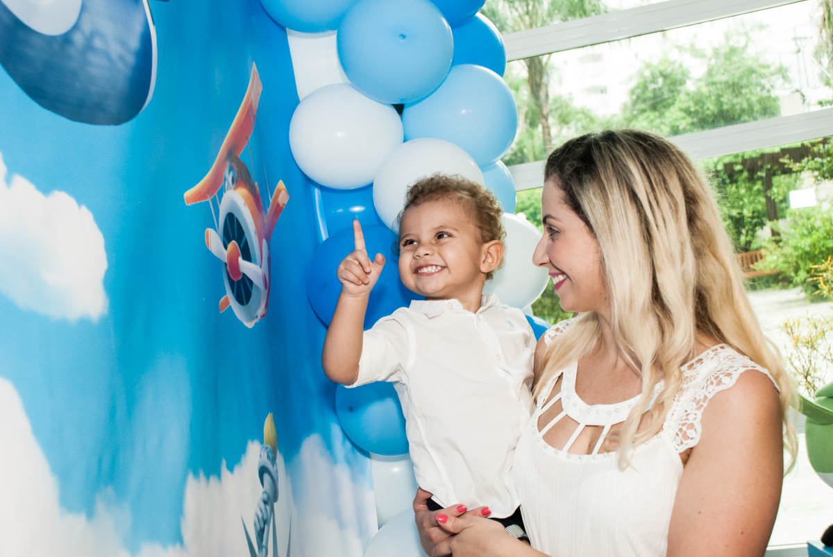 muita alegria na festa no Condominio, Morumbi, São Paulo, tema da festa super wings