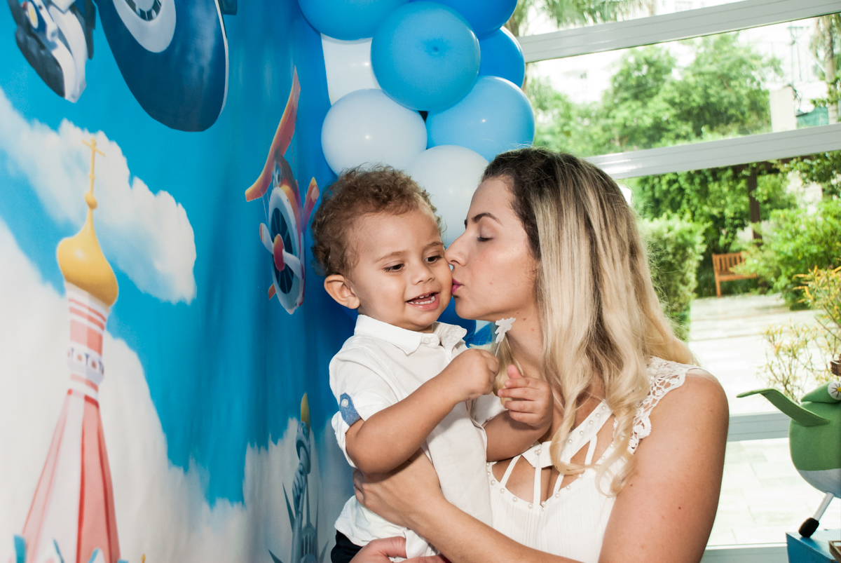 beijo gostoso no Condominio, Morumbi, São Paulo, tema da festa super wings