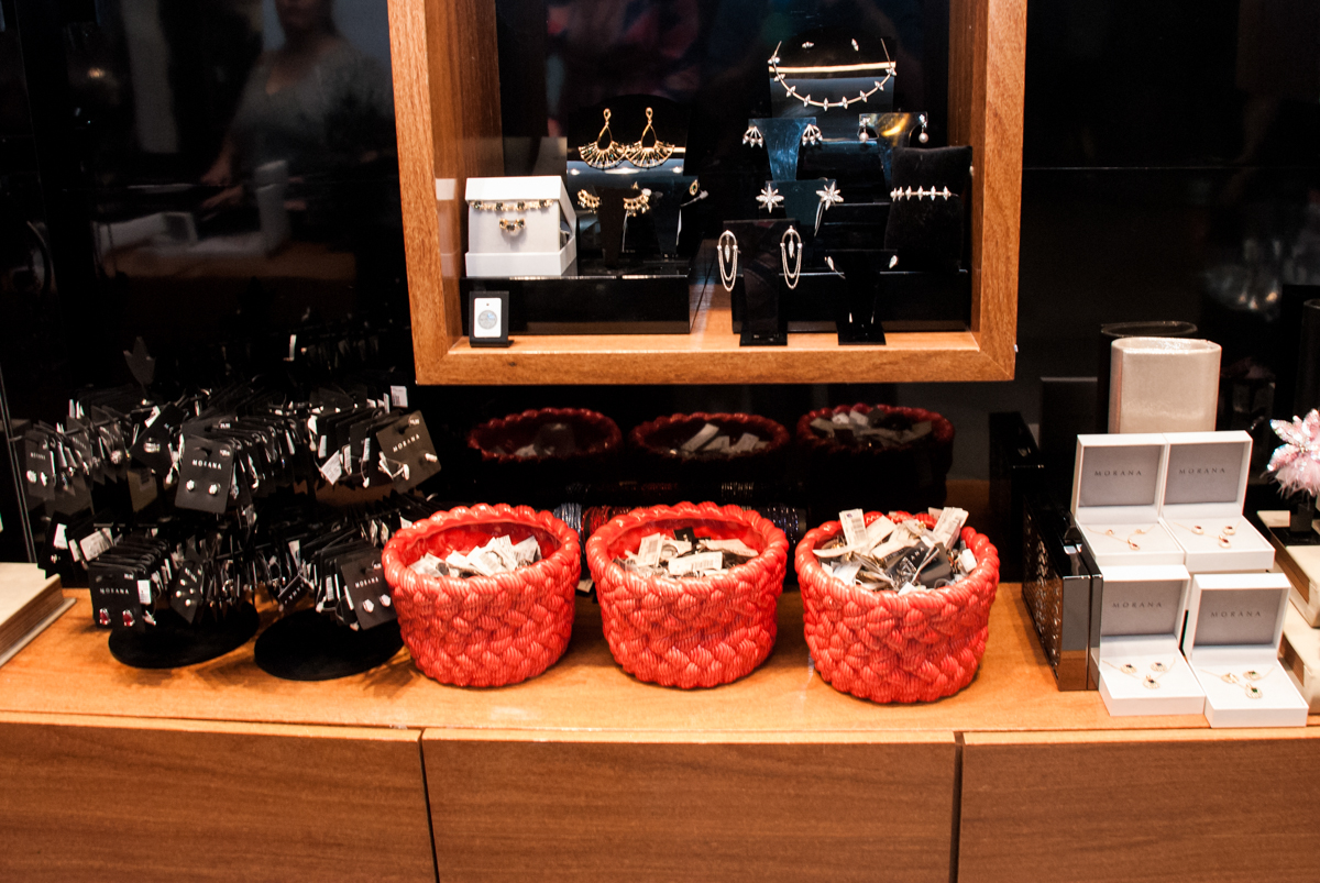 brincos lindos na Morana Acessórios, Shopping Villa Lobos, São Paulo