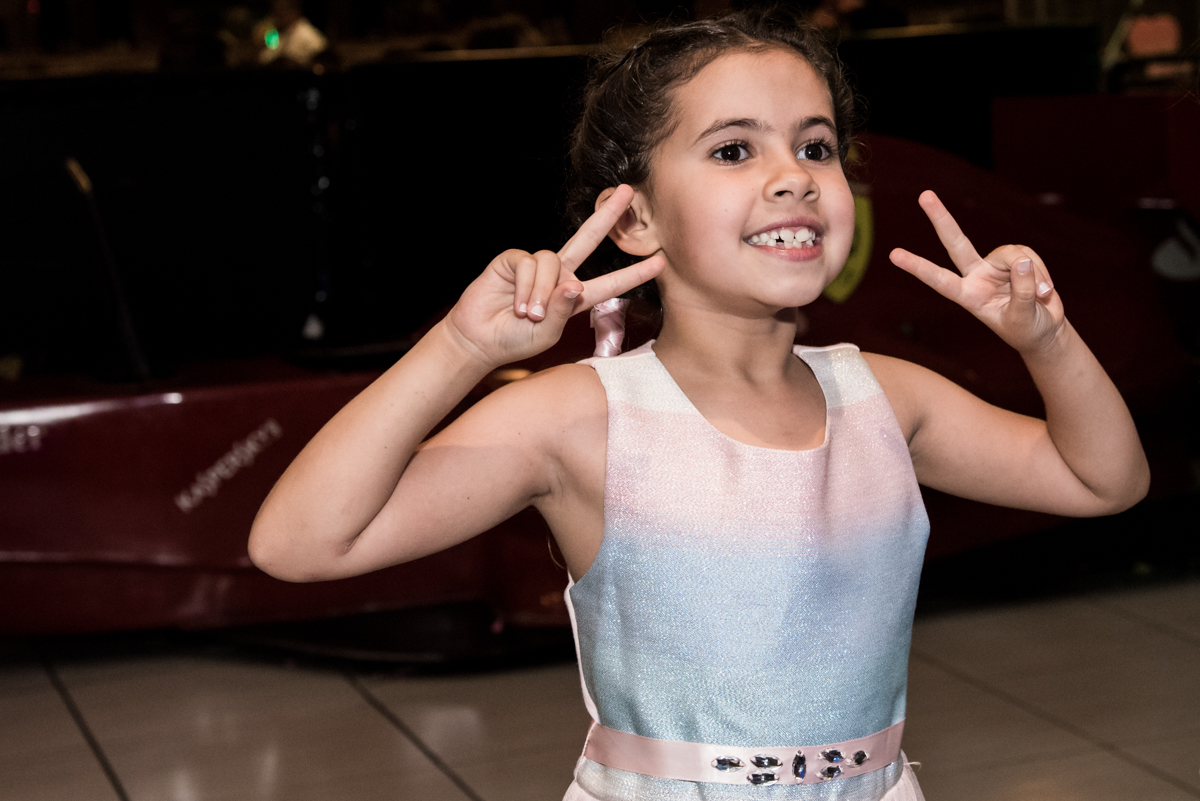 diversão garantida no x box no Buffet Planeta Kids, Lapa, São Paulo, aniversario de Sarah 8 anos, tema da festa Unicórnio