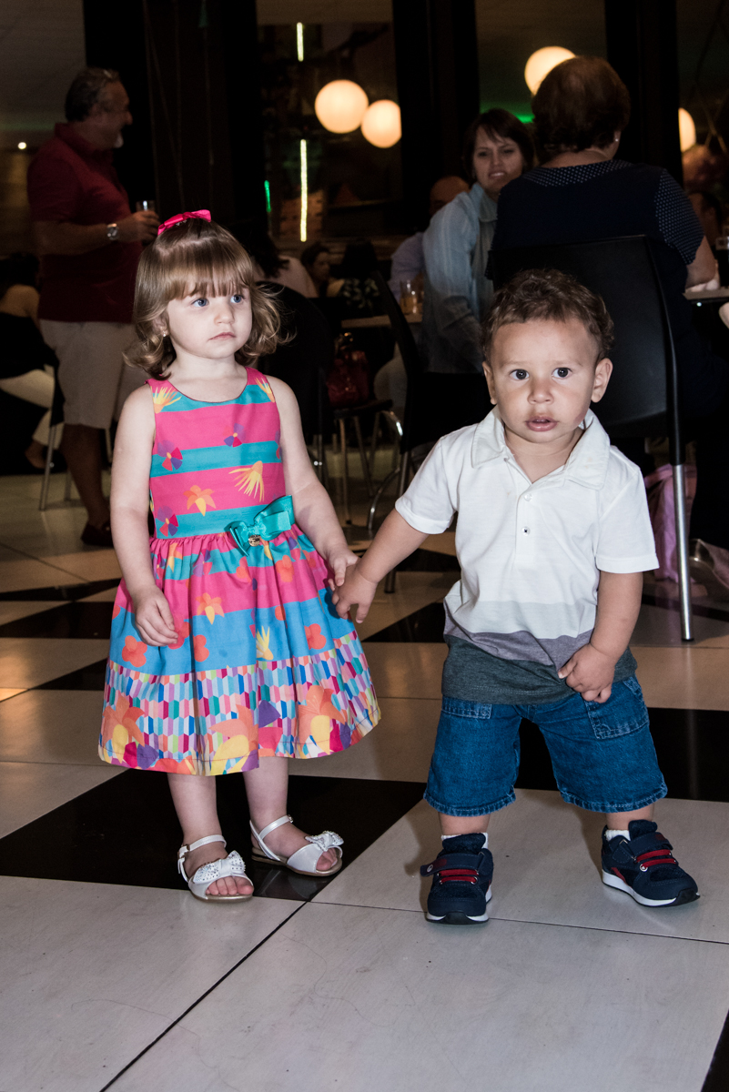 os amigos divertem na festa no Buffet Planeta Kids, Lapa, São Paulo, aniversario de Sarah 8 anos, tema da festa Unicórnio