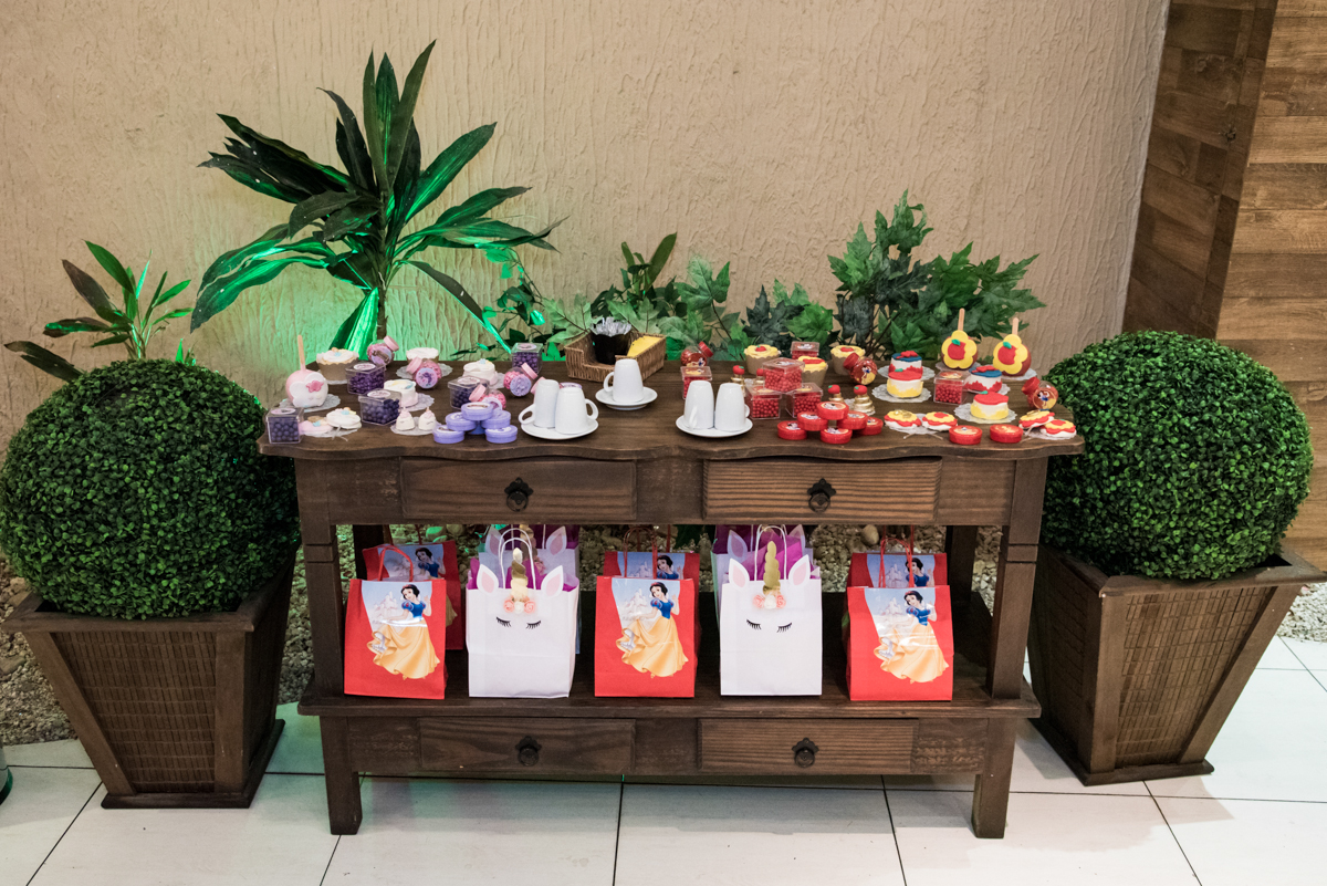 mesa do café no Buffet Planeta Kids, Lapa, São Paulo, aniversario de Sarah 8 anos, tema da festa Unicórnio