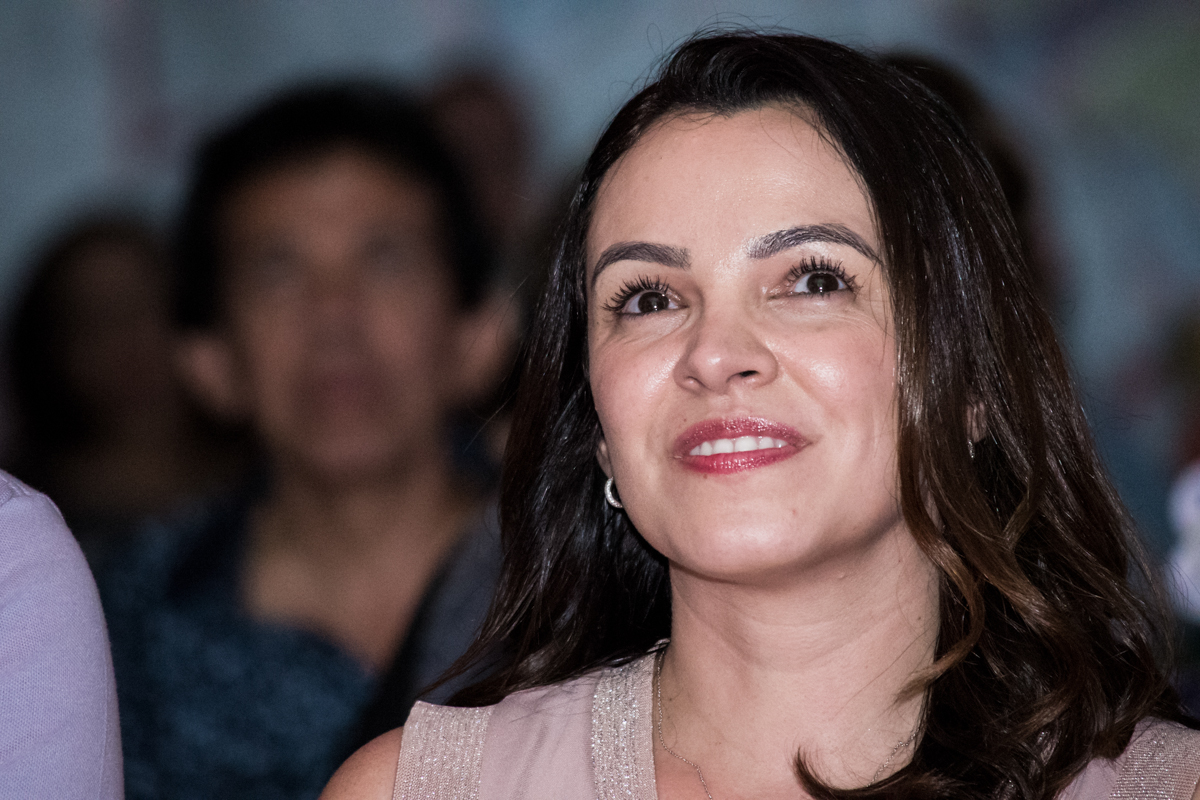 emoção na hora da retrospectiva no Buffet Planeta Kids, Lapa, São Paulo, aniversario de Sarah 8 anos, tema da festa Unicórnio