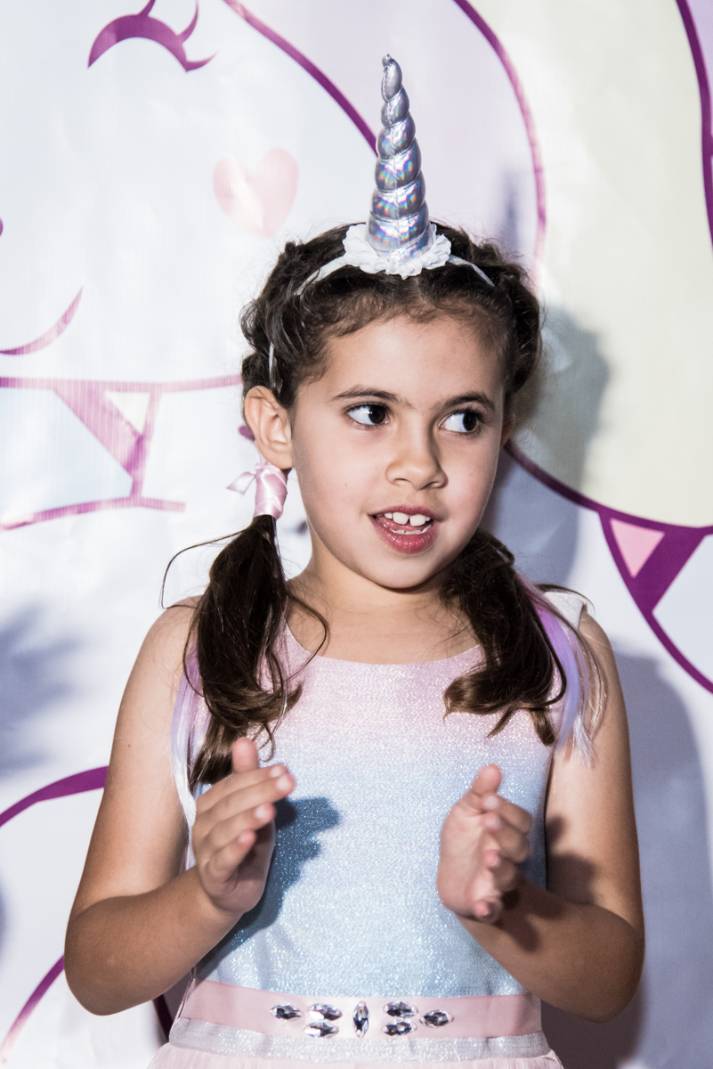 parabéns animado no Buffet Planeta Kids, Lapa, São Paulo, aniversario de Sarah 8 anos, tema da festa Unicórnio