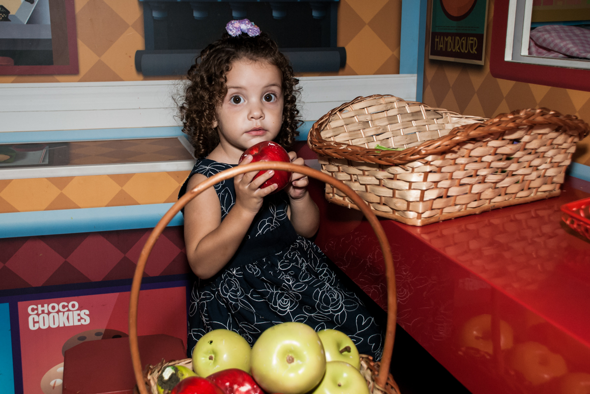 fazendo feira no mercadinho no Buffet Mega Boom, Santana, São Paulo, aniversário Théo 4 anos tema da festa Patrulha Canina