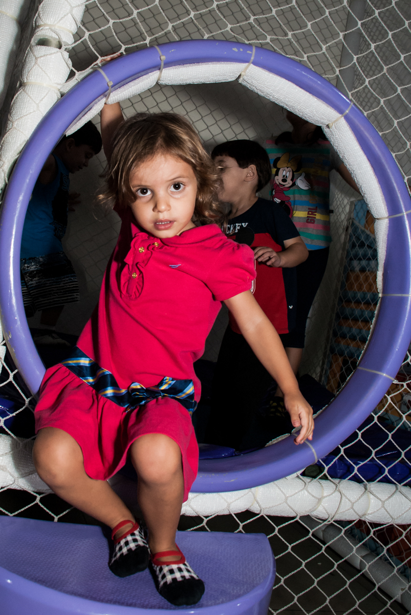 saindo do brinquedão no Buffet Mega Boom, Santana, São Paulo, aniversário Théo 4 anos tema da festa Patrulha Canina