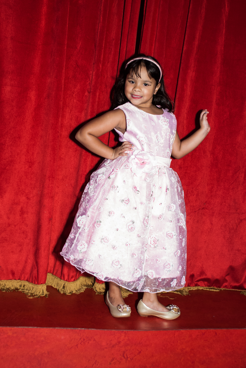 modelo mirim no Buffet Casa X, Ipiranga,São Paulo, aniversário de Raquel 6 anos, tema da festa Moana