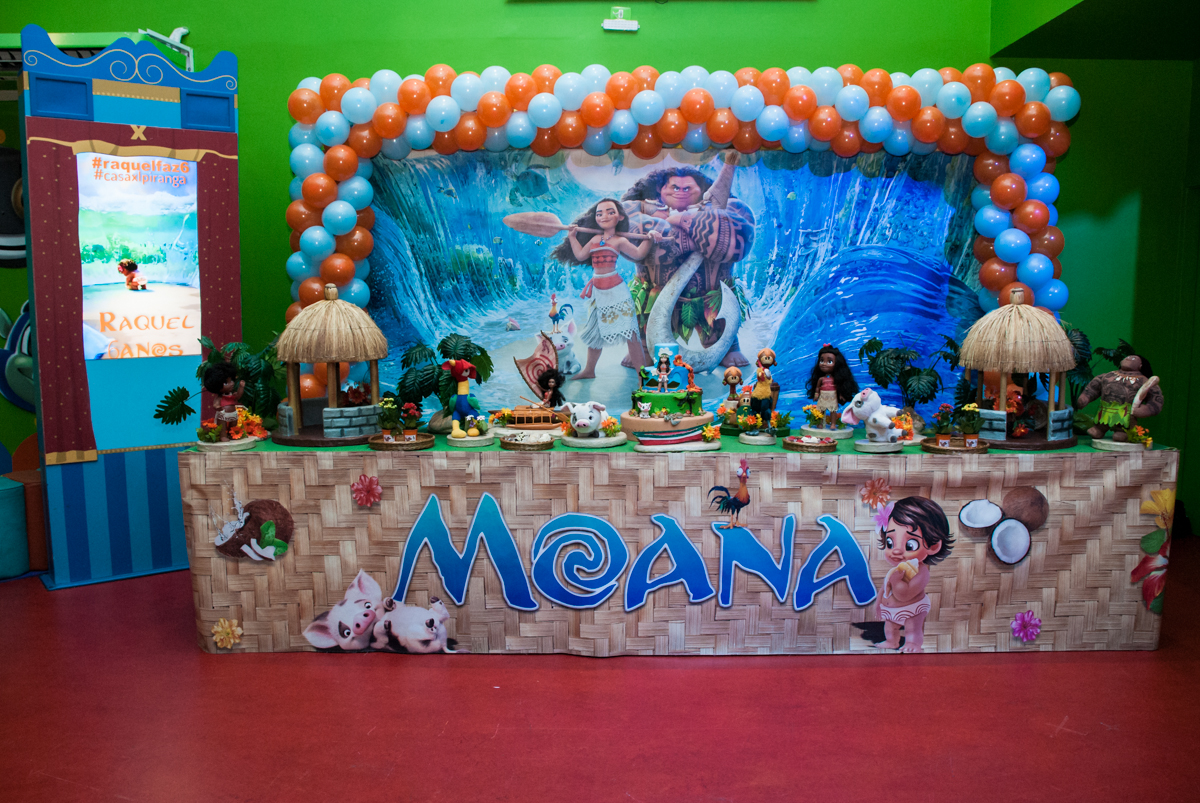 Mesa temática no Buffet Casa X, Ipiranga,São Paulo, aniversário de Raquel 6 anos, tema da festa Moana