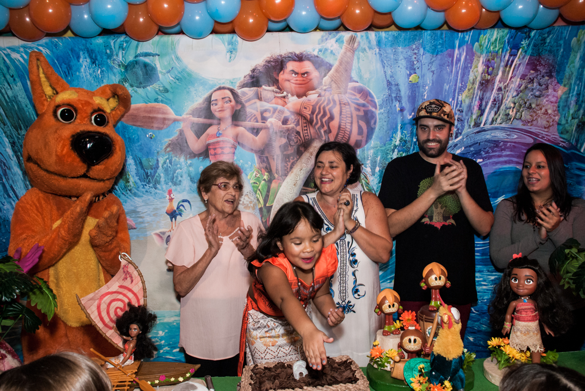 Parabéns animado no Buffet Casa X, Ipiranga,São Paulo, aniversário de Raquel 6 anos, tema da festa Moana
