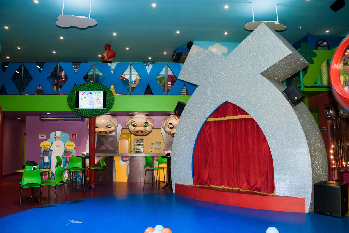 decoração no Buffet Casa X, Ipiranga,São Paulo, aniversário de Raquel 6 anos, tema da festa Moana