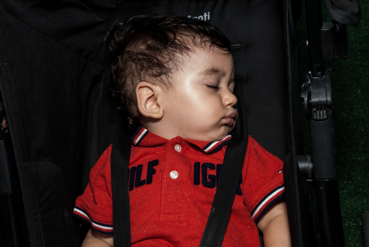 soninho gostoso no final da festa no Buffet Grand Kid's, Cotia São Paulo, aniversário de Joseph 1 ano, tema da festa páscoa