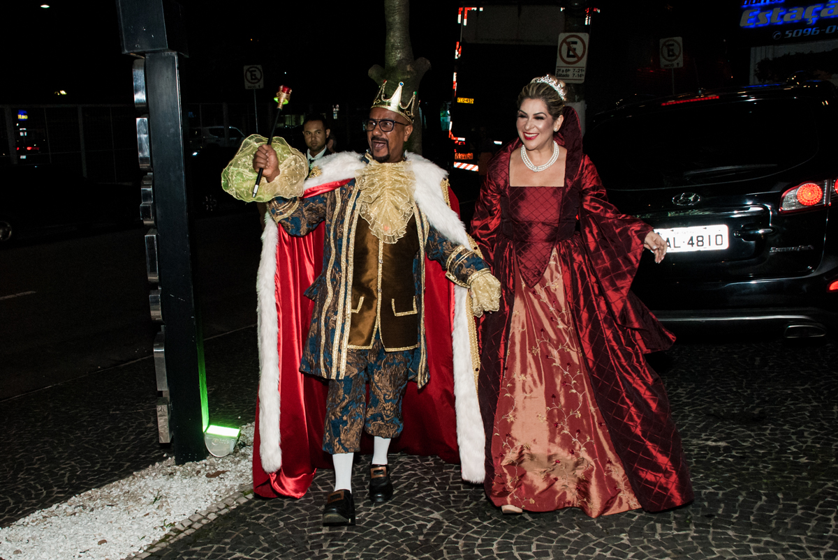 entrada da familia tinha fotografia, fotografo festa adulto aniversário de Da Silva 60 anos, tema da festa fantasia