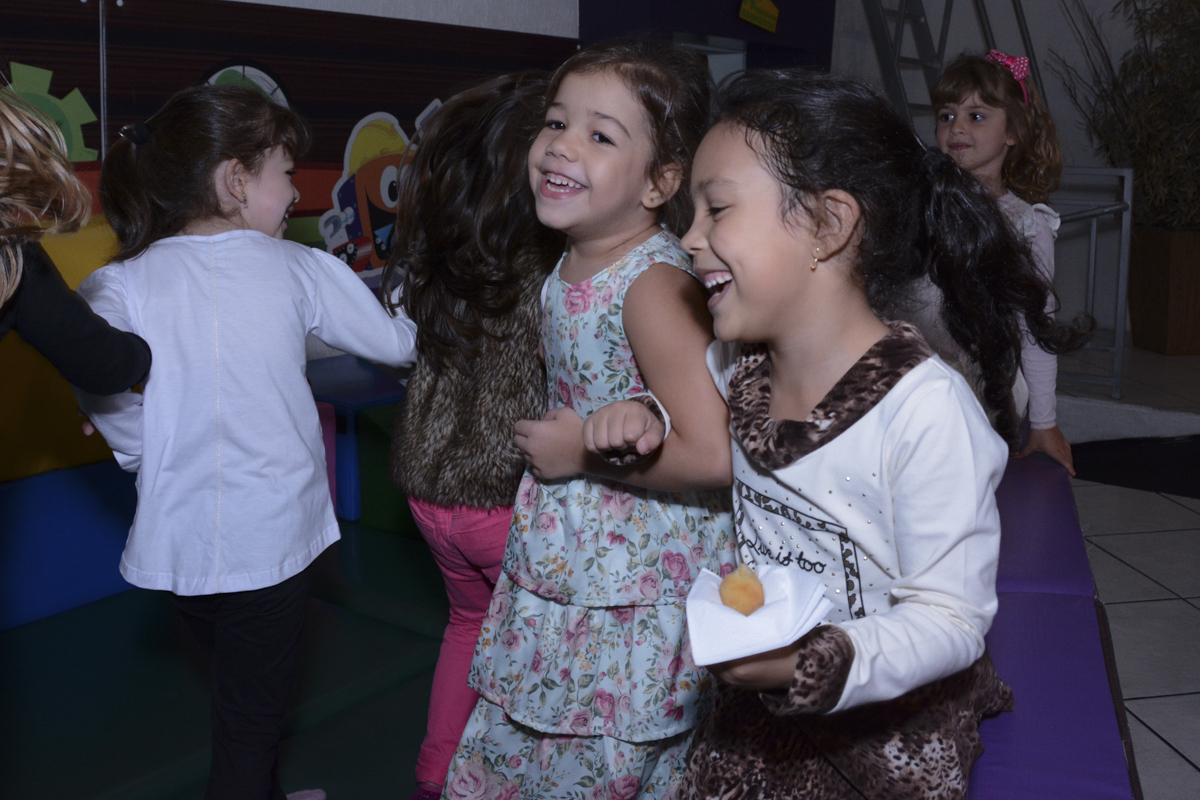 fotografia infantil, filmagem de festa infantil, foto e filmagem infantil, foto e vídeo de festa infantil, fotógrafo de festa infantil, fotógrafo de aniversário infantil, fotógrafo profissional infantil, fotógrafo