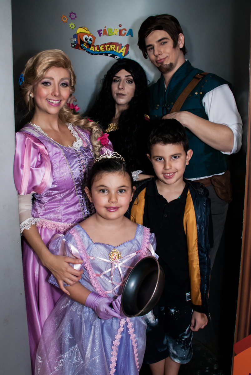 saindo da máquina do parabéns