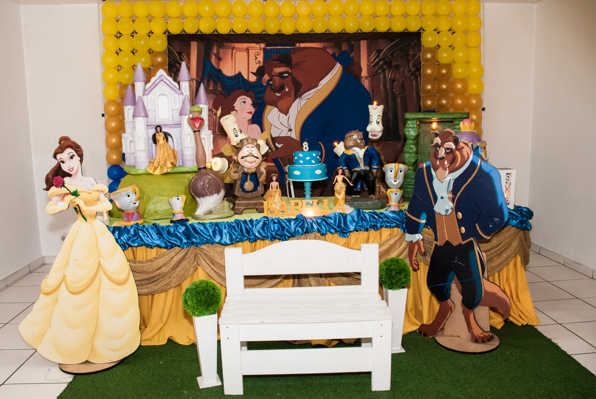 Buffet Mundo da Lua, aniversário de Isabella 8 anos, tema da festa A Bela e a Fera