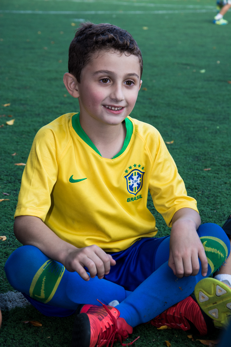 sentado esperando a escalação para o jogo
