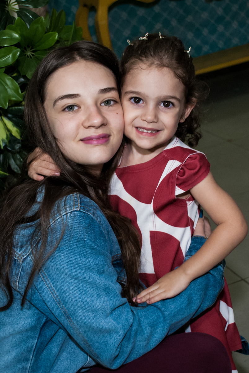 abraço gostoso da prima
