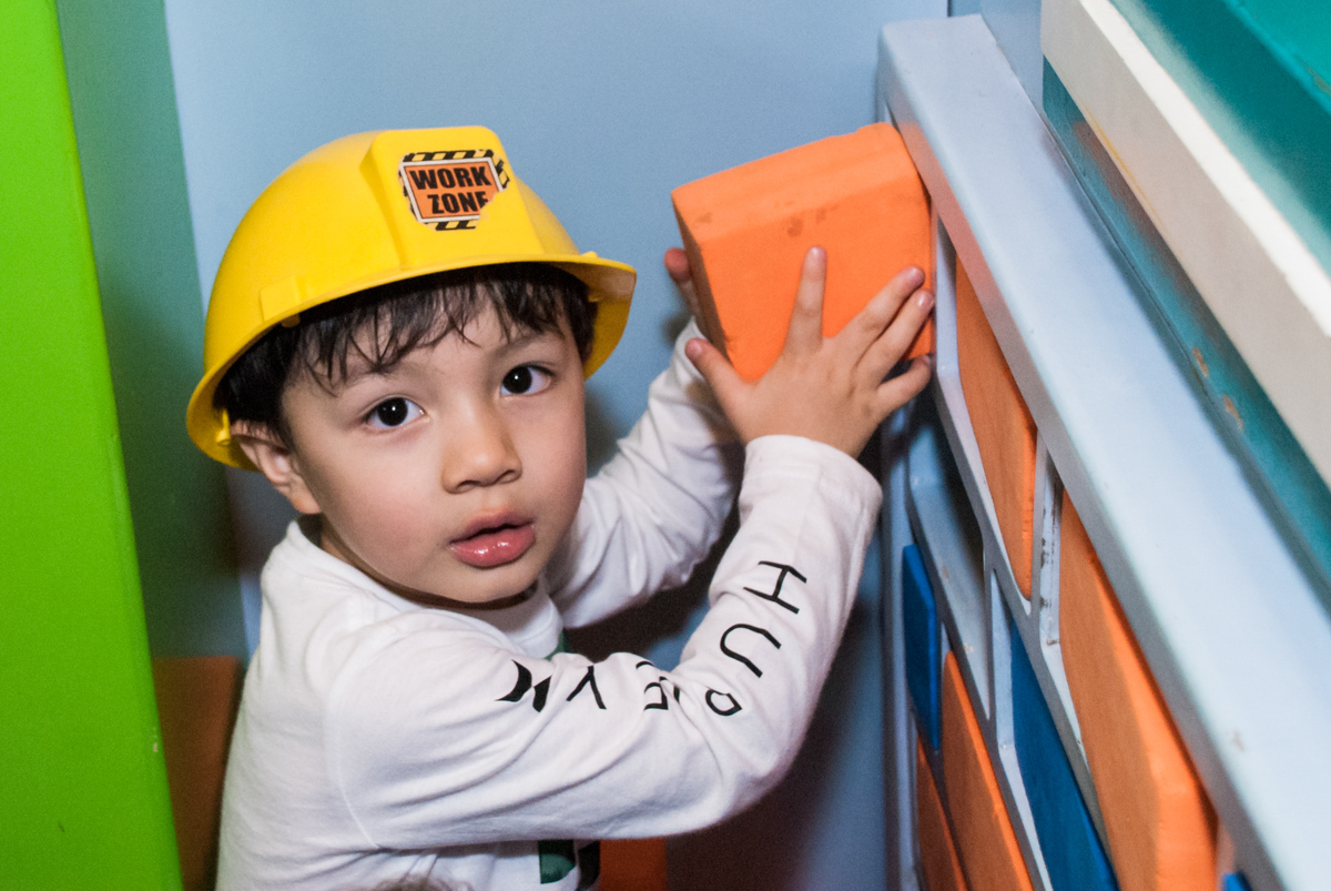 o construtor realizando o projeto de construção