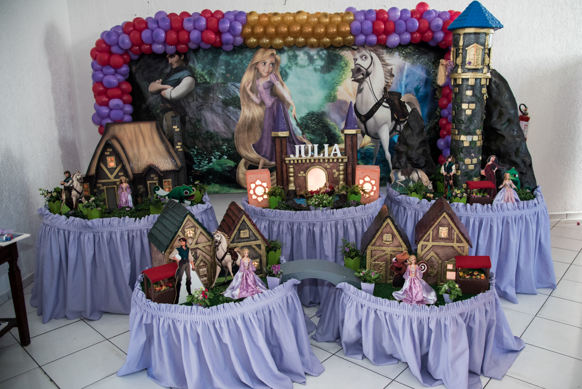 mesa temática os enrolados