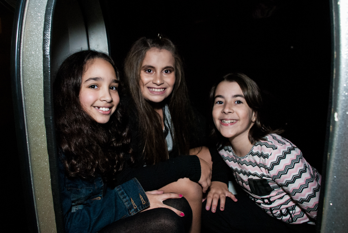 foto da aniversariante com as amigas