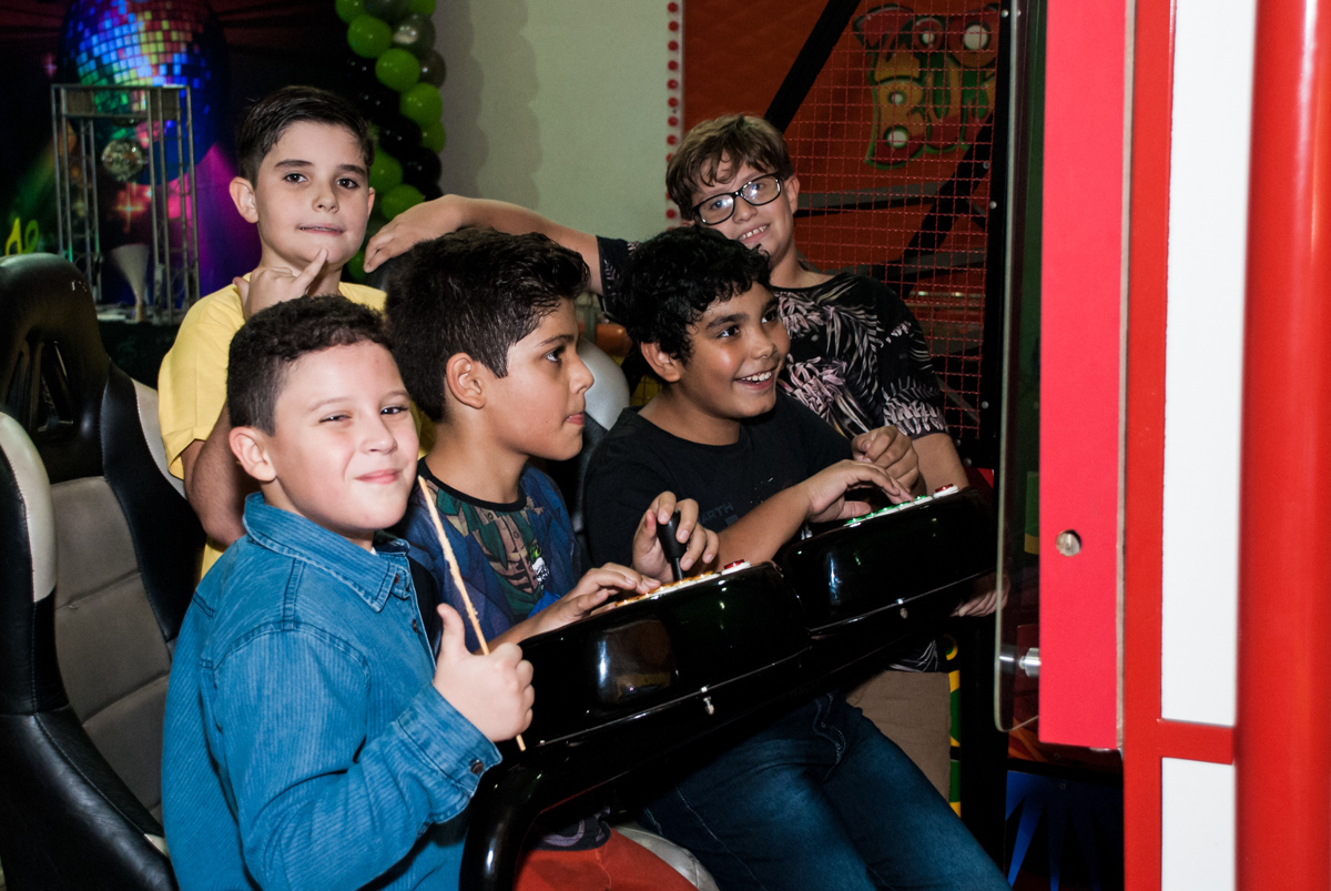 Os meninos preferem jogar games