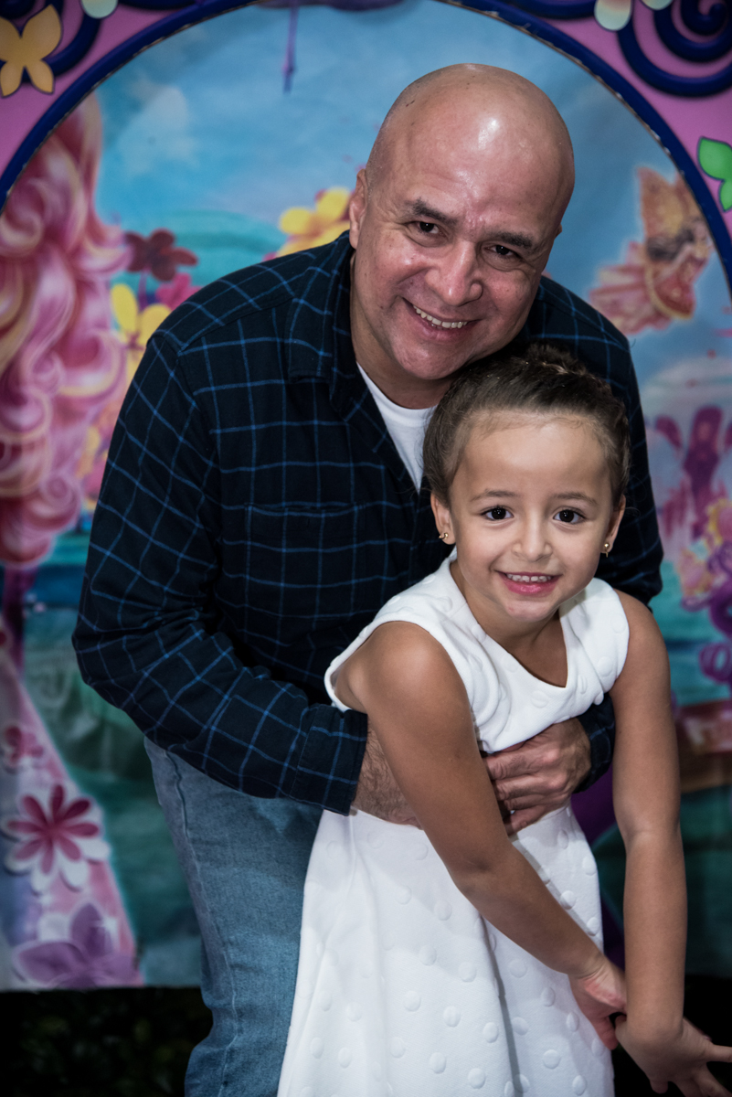 O papai também da abraço na µarina