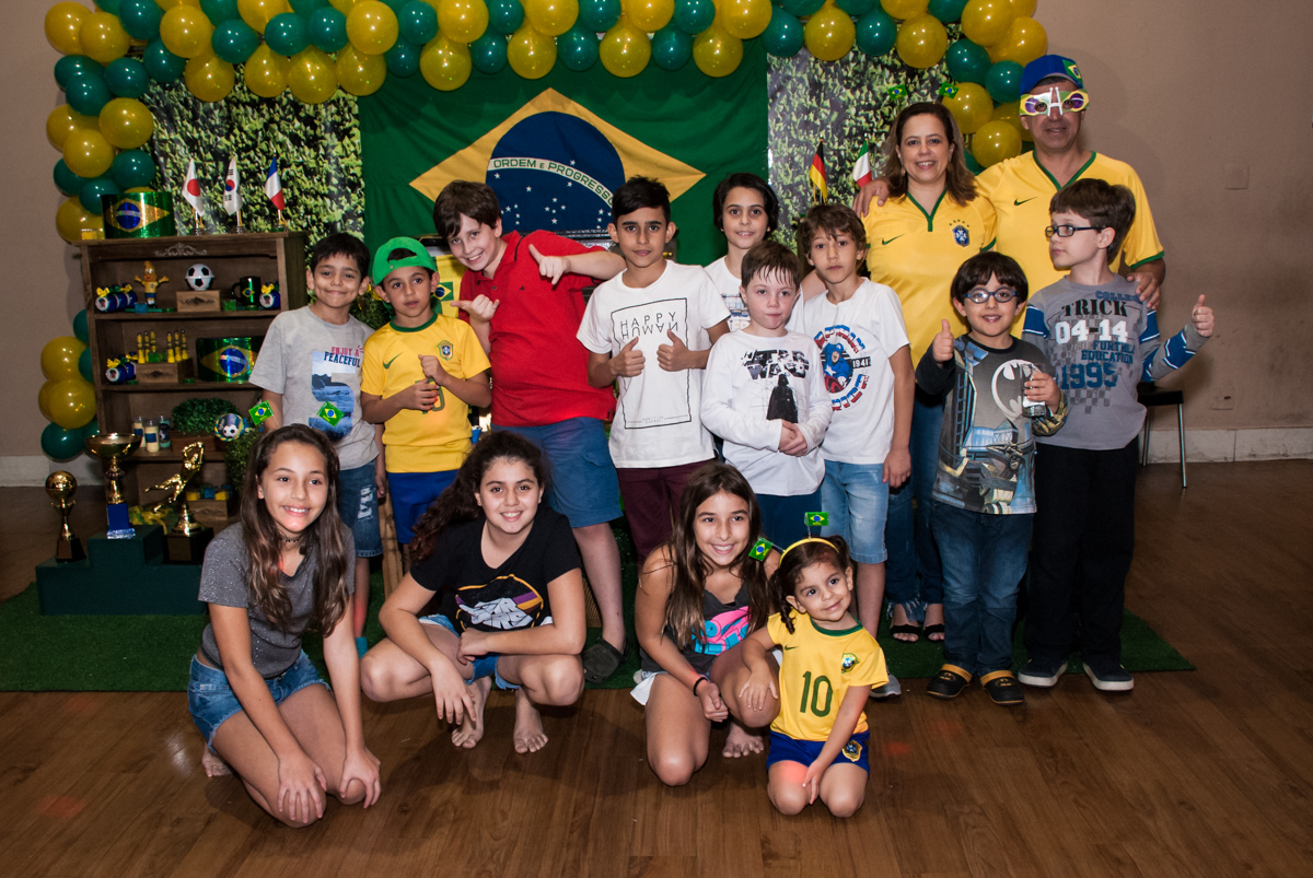 amigos reunidos para a foto