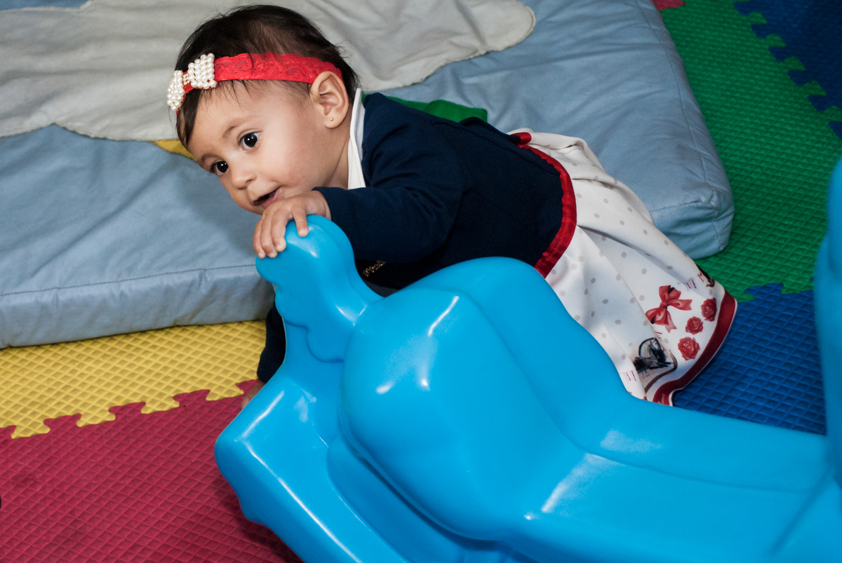 dando uma espiadinha