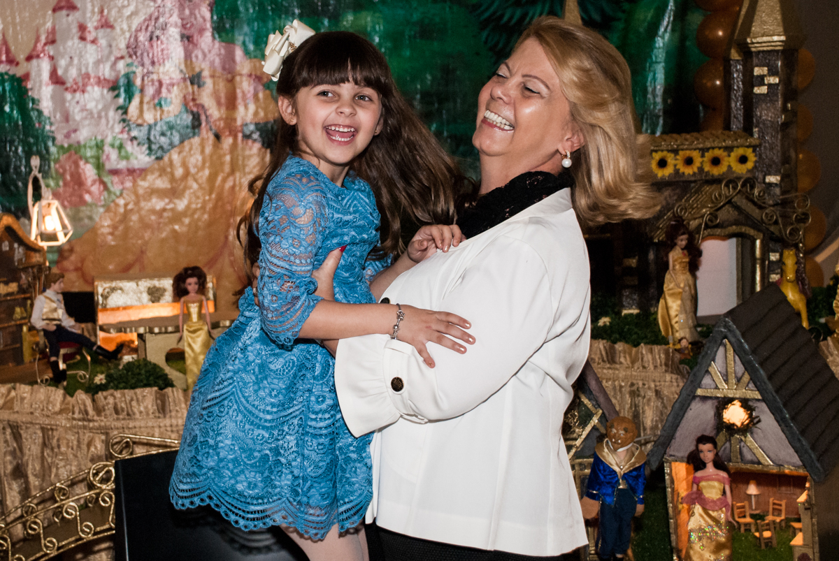 brincadeiras no colo da vovo