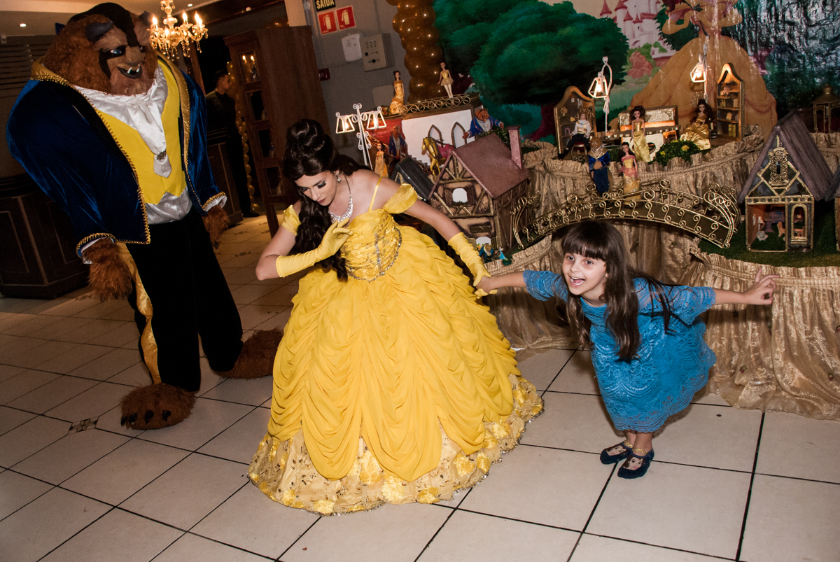 hora do show da Bela e a Fera