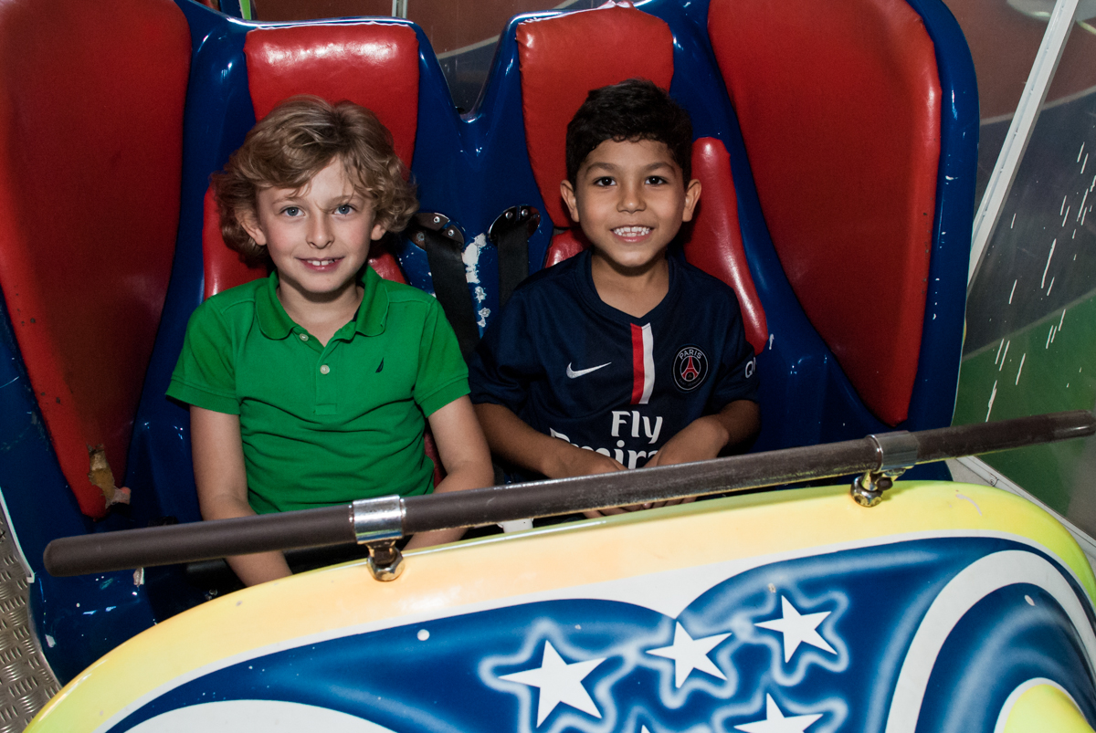 hora de aproveitar o brinquedo jornada nas estrelas