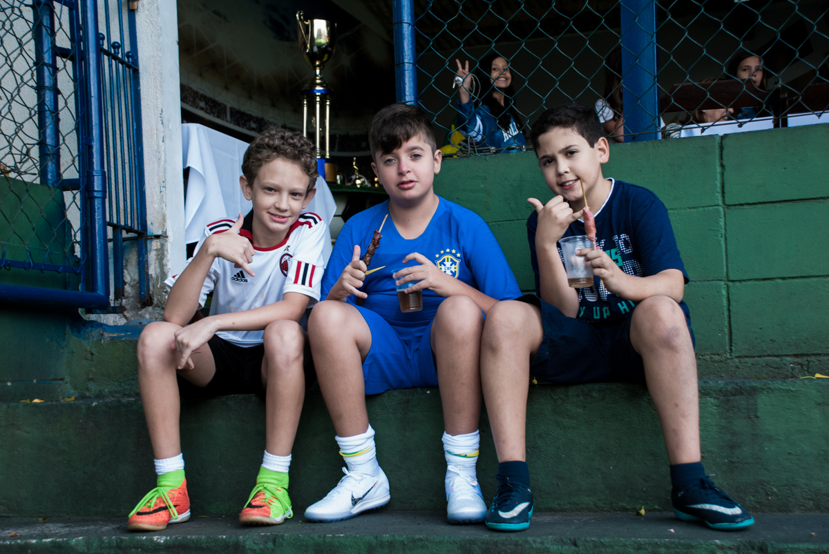 recebendo os amigos para sua festa