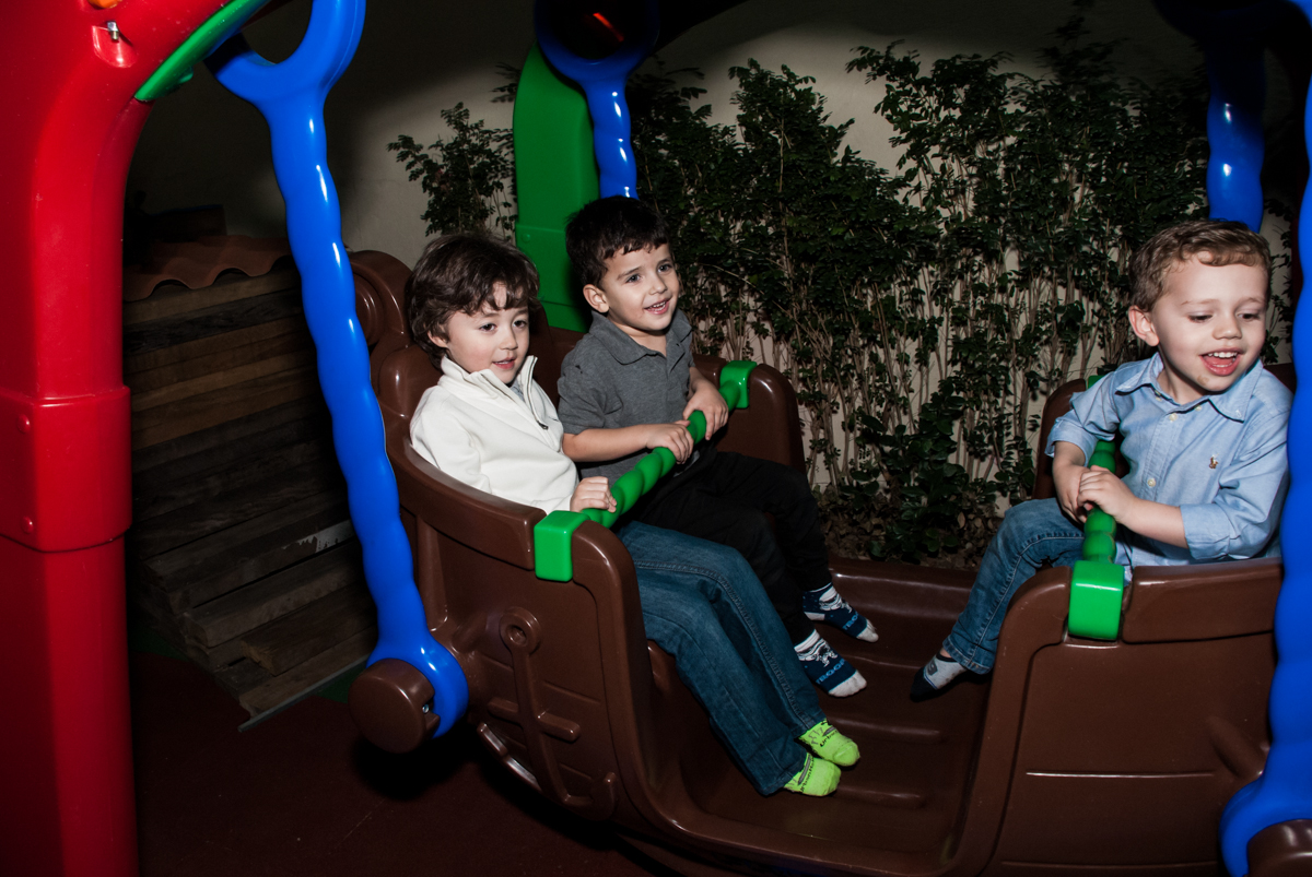 mais brincadeiras no barco vick