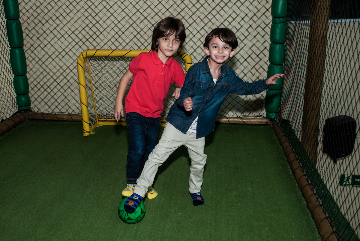 jogo de futebol animado