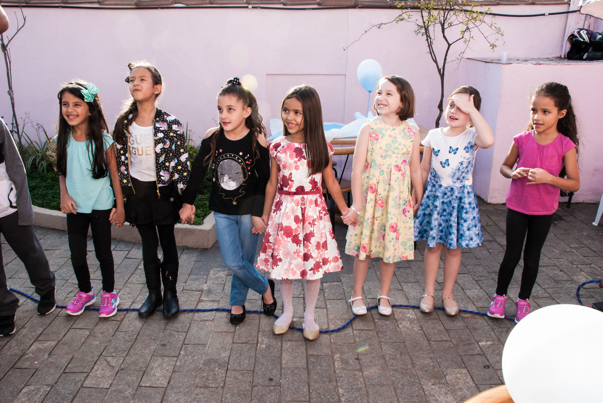 brincadeiras divertidas com os amigos