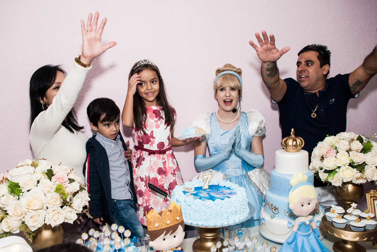 A festa está terminando com muita alegria