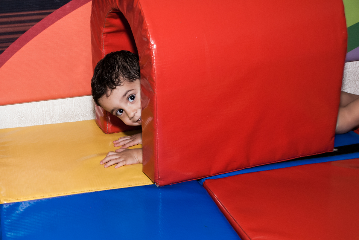 saindo do túnel da área baby