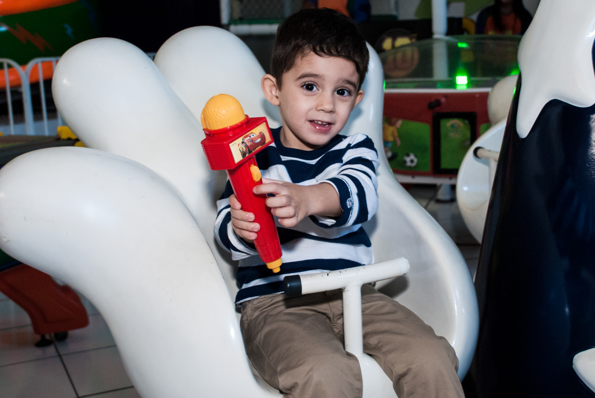 brincando no carrossel