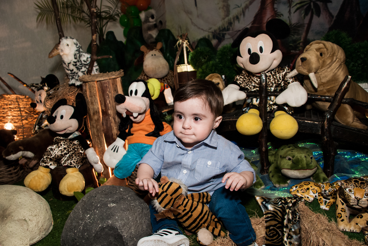 brincando com os personagens da mesa