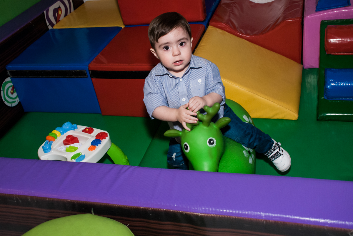 diversão na área baby