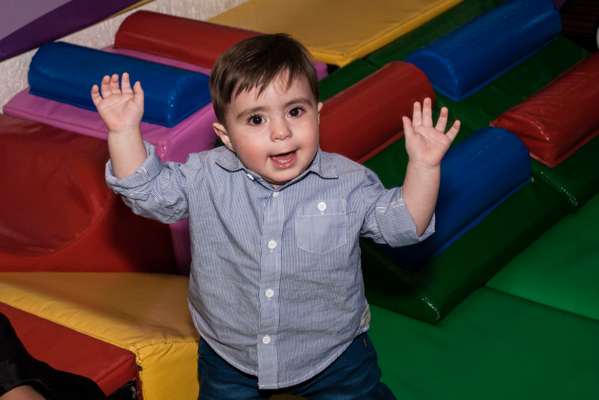 brincando muito com os amigos