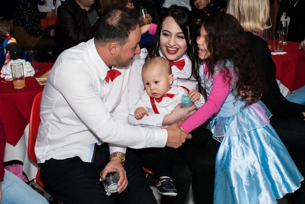 assistindo a retrospectiva do arthur