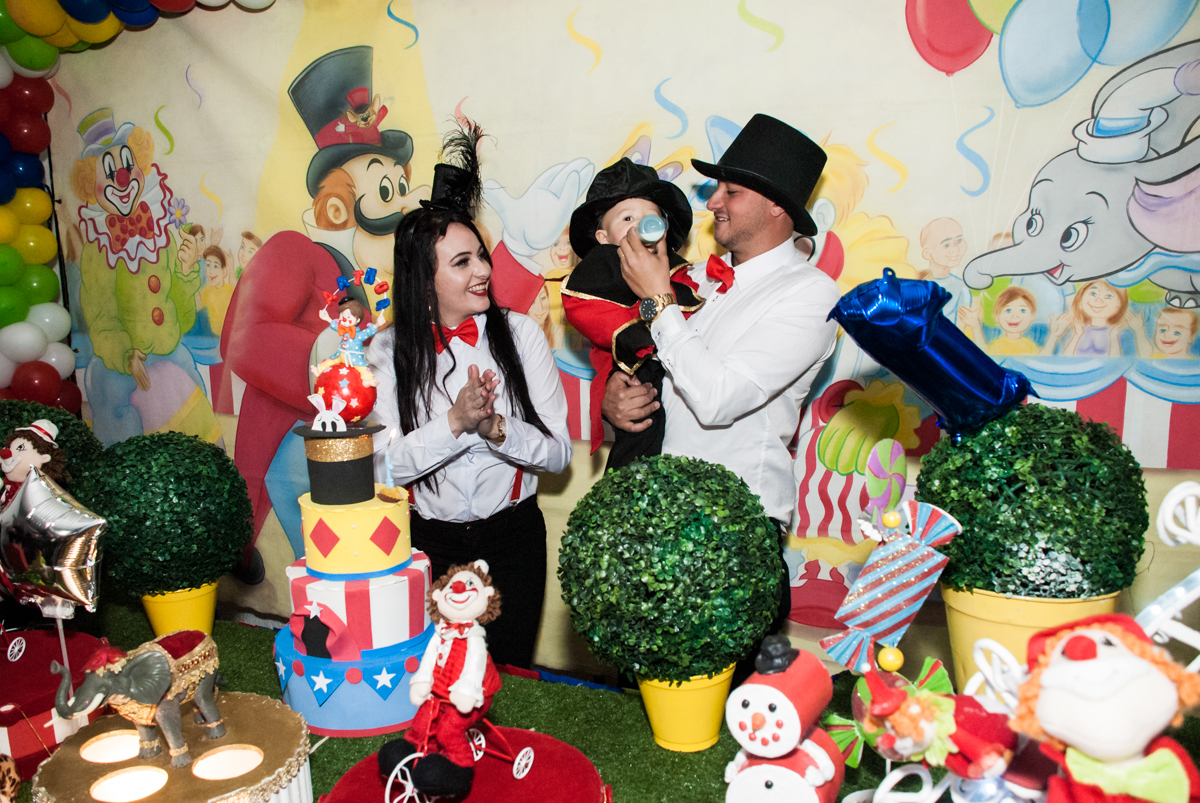 Parabéns animado no buffet