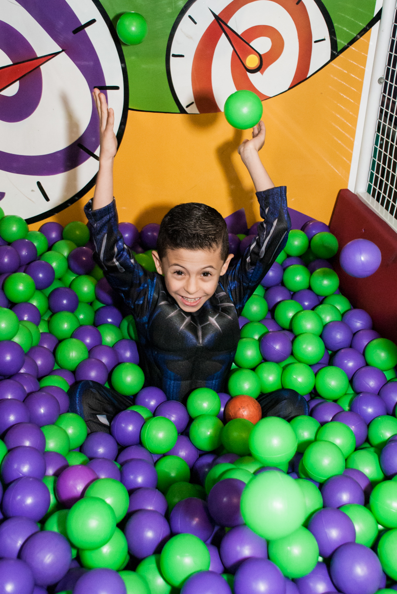 caiu na piscina de bolinhas