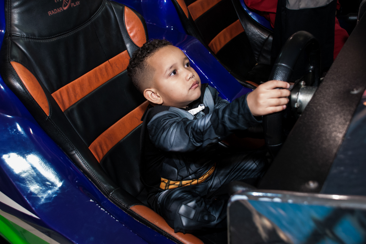 brincadeiras no simulador de corridas