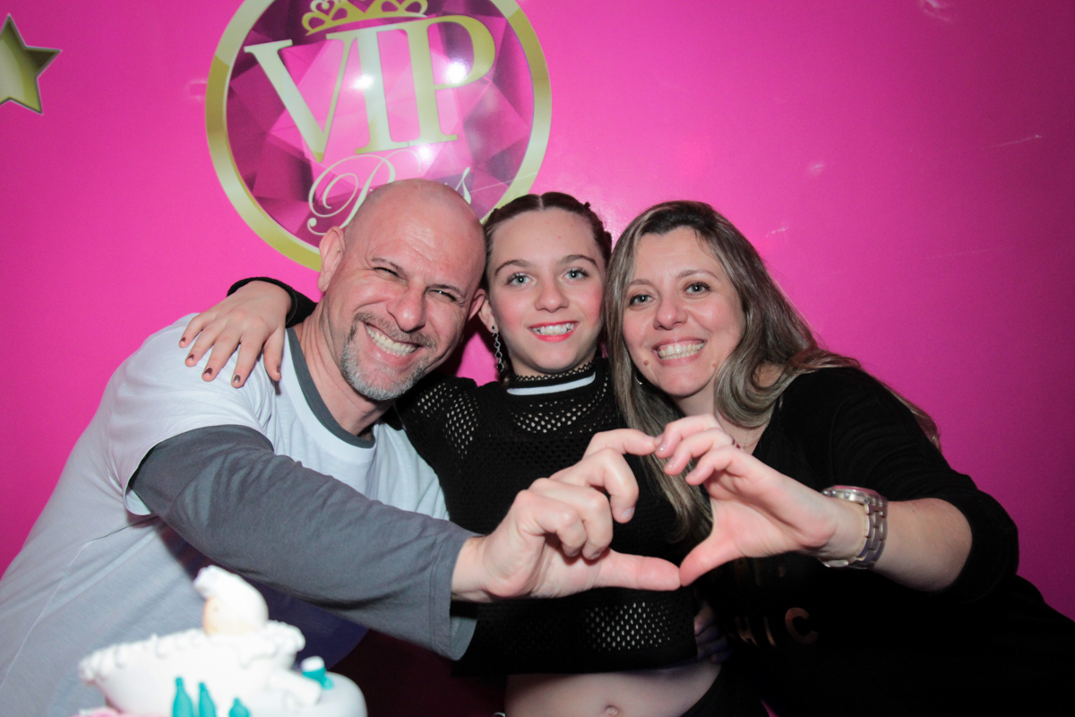 os pais felizes com a giulia