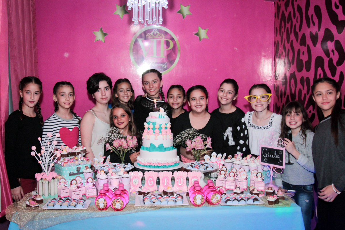 parabéns animado com a família e amigos