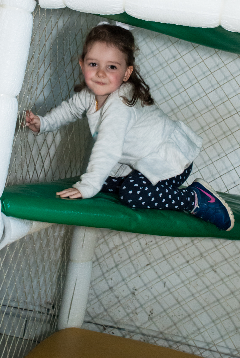 subindo no brinquedão