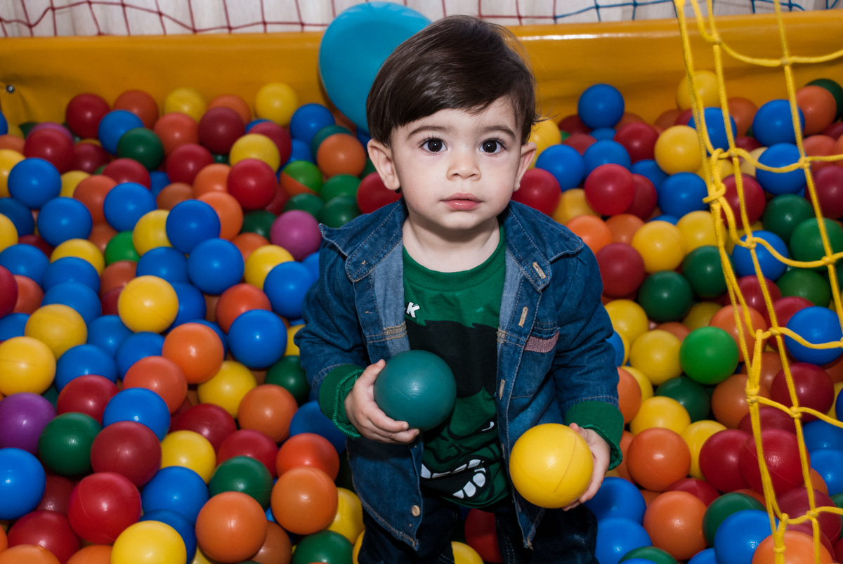 piscina de bolinhas divertidas